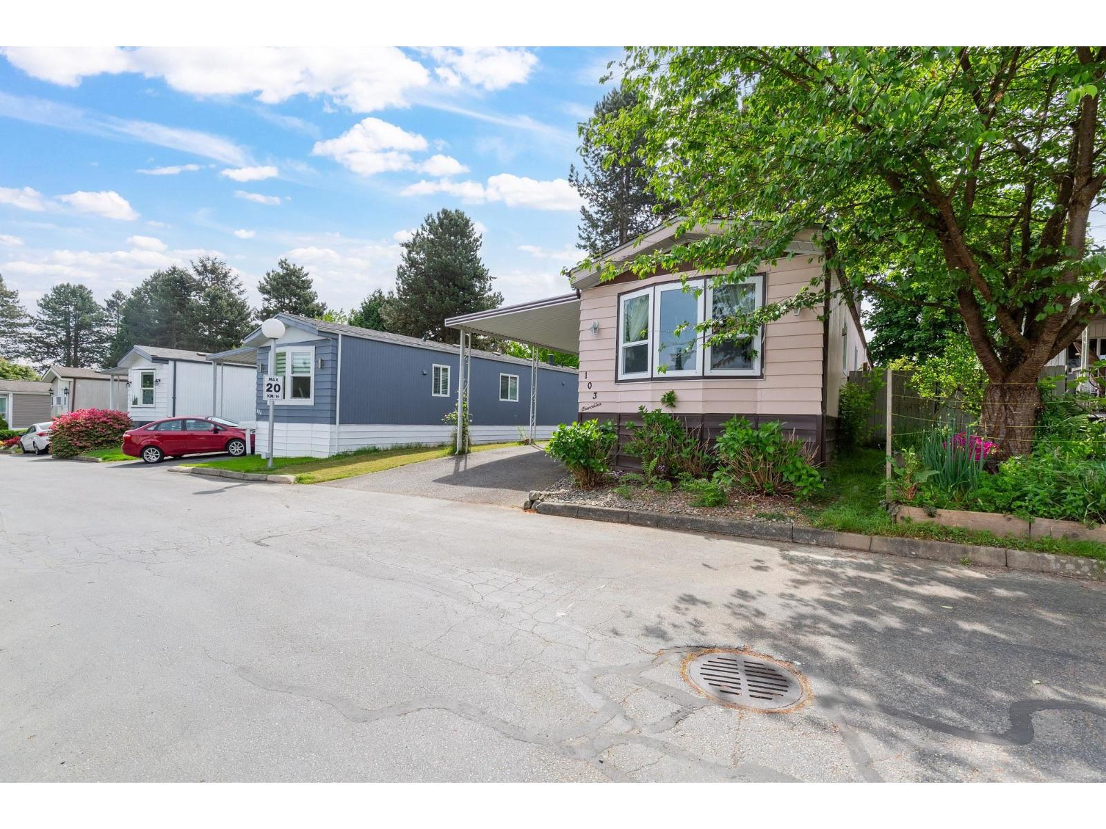 103 8224 134 Street, Surrey, British Columbia  V3W 4V1 - Photo 2 - R3121759