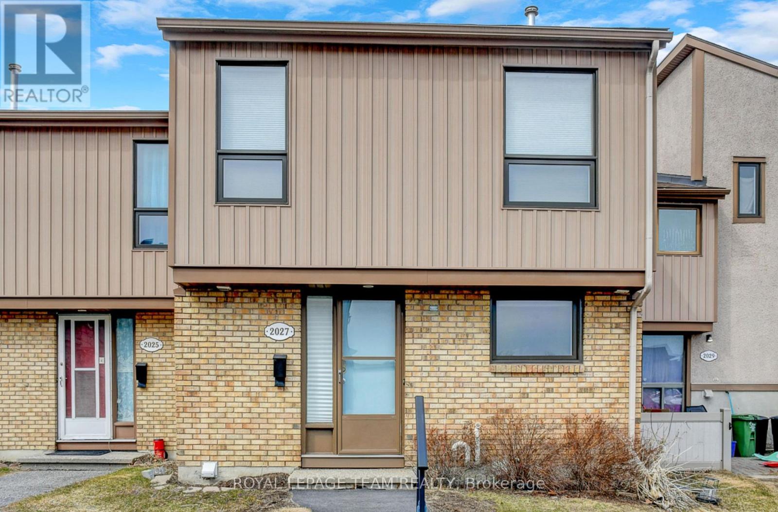 35 - 2027 Stonehenge Crescent, Ottawa, Ontario  K1B 4N7 - Photo 1 - X13109252