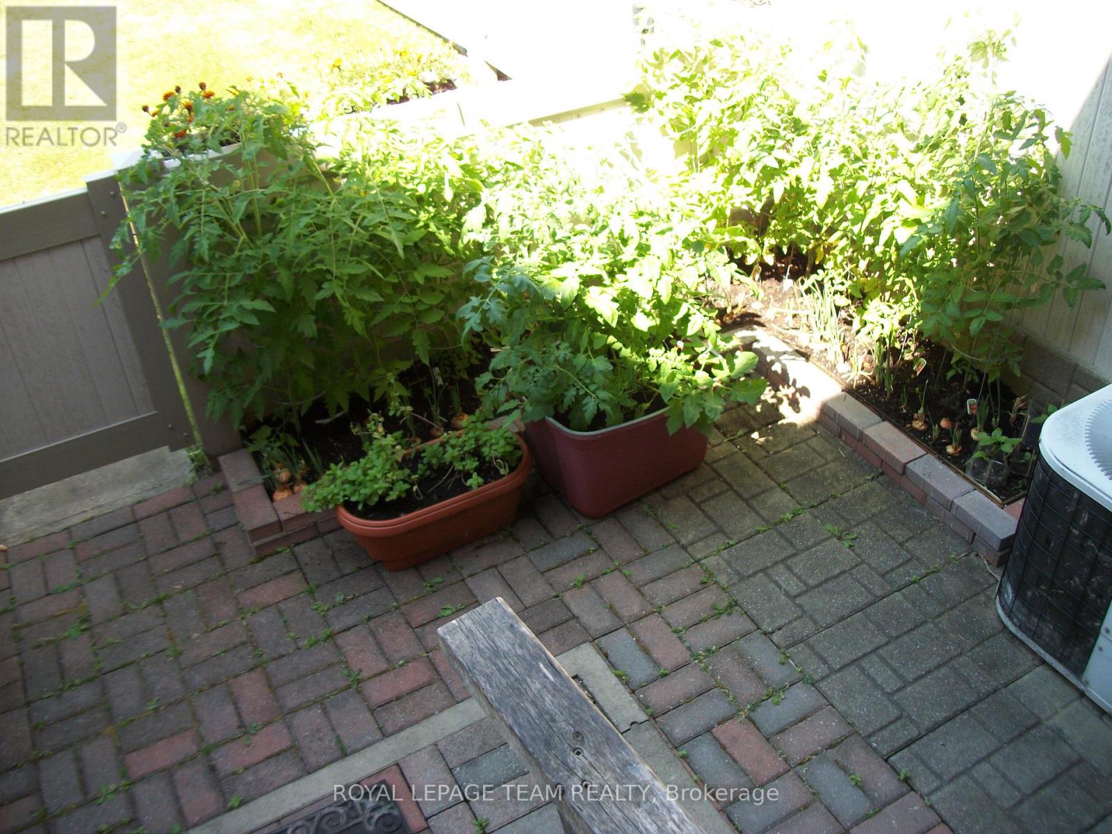 35 - 2027 Stonehenge Crescent, Ottawa, Ontario  K1B 4N7 - Photo 28 - X13109252