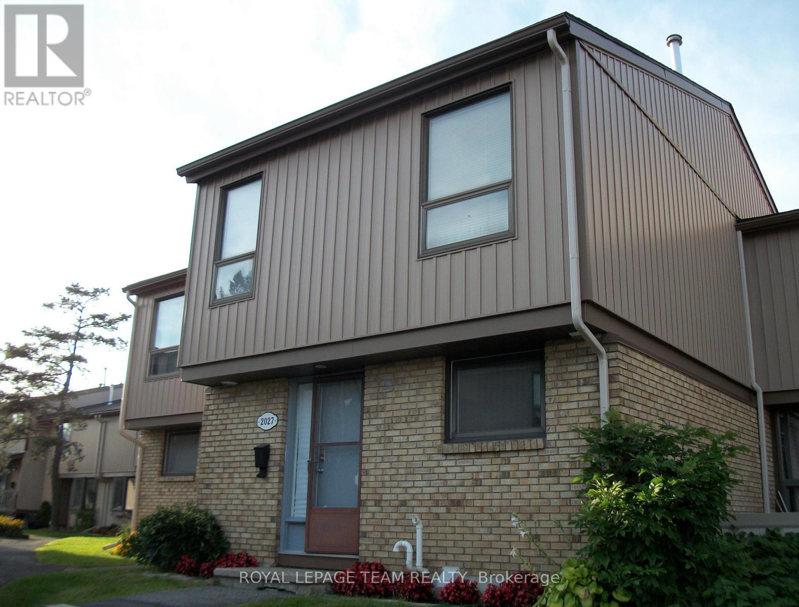 35 - 2027 Stonehenge Crescent, Ottawa, Ontario  K1B 4N7 - Photo 4 - X13109252