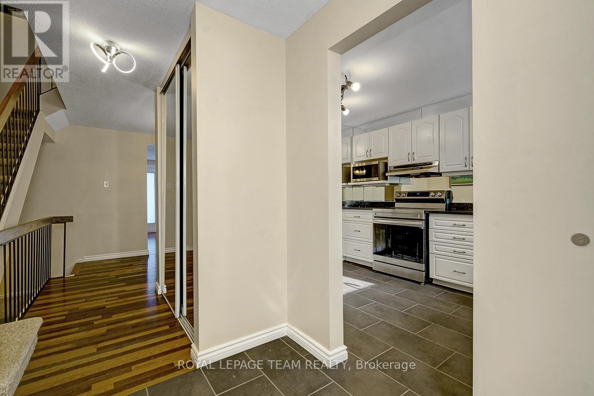 35 - 2027 Stonehenge Crescent, Ottawa, Ontario  K1B 4N7 - Photo 5 - X13109252