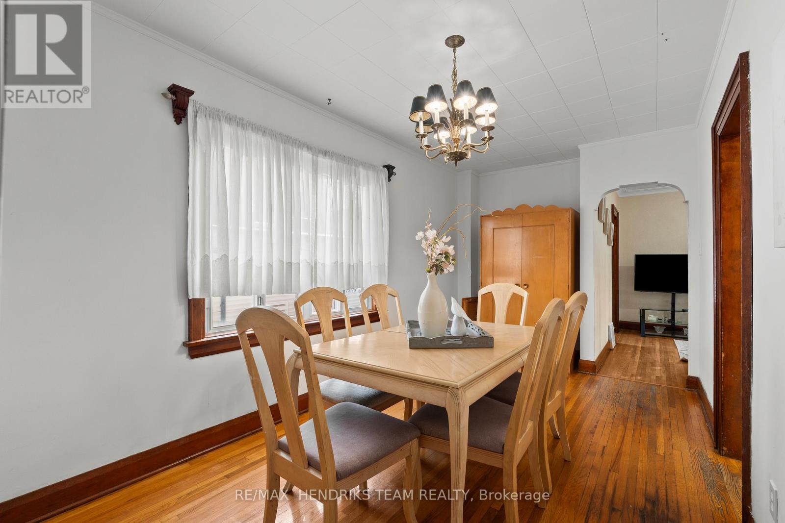 70 Carleton Street N, Thorold, Ontario  L2V 2A7 - Photo 10 - X13109234