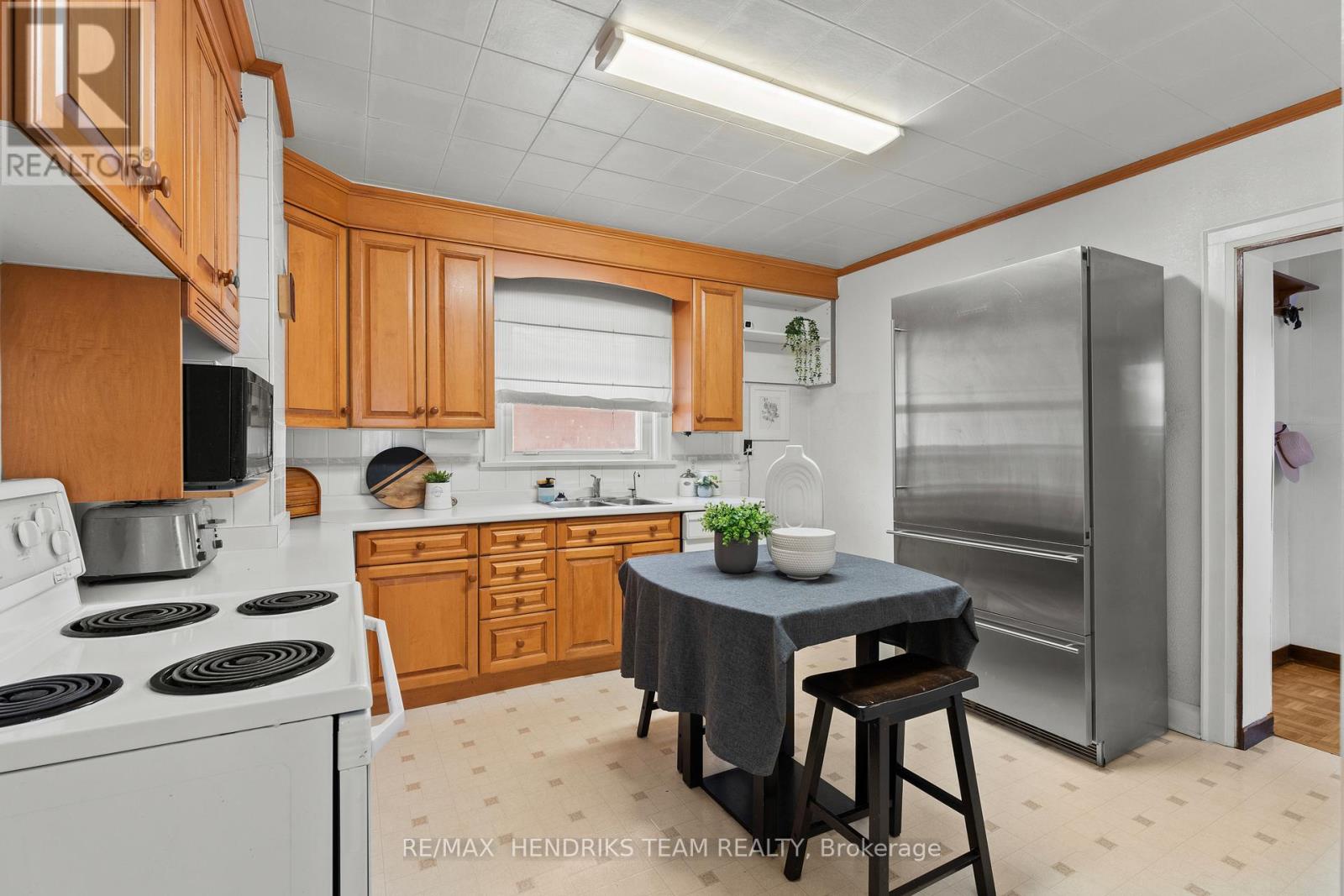 70 Carleton Street N, Thorold, Ontario  L2V 2A7 - Photo 11 - X13109234
