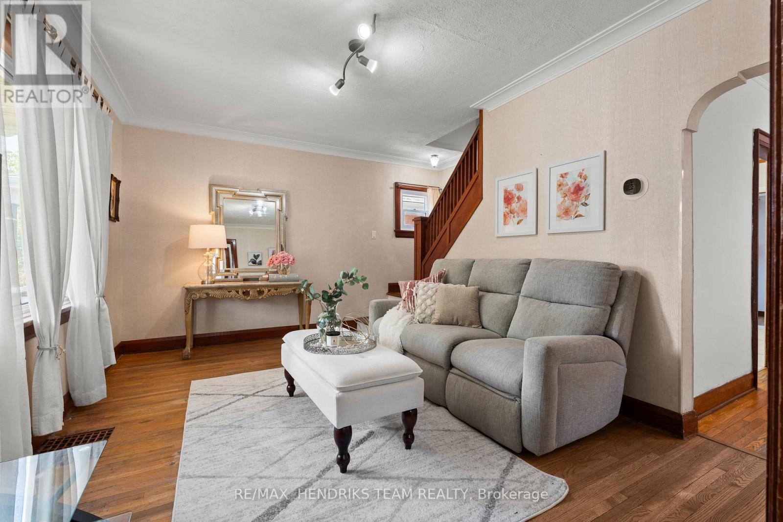 70 Carleton Street N, Thorold, Ontario  L2V 2A7 - Photo 4 - X13109234