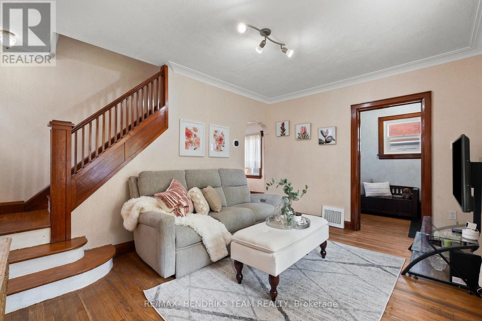 70 Carleton Street N, Thorold, Ontario  L2V 2A7 - Photo 5 - X13109234