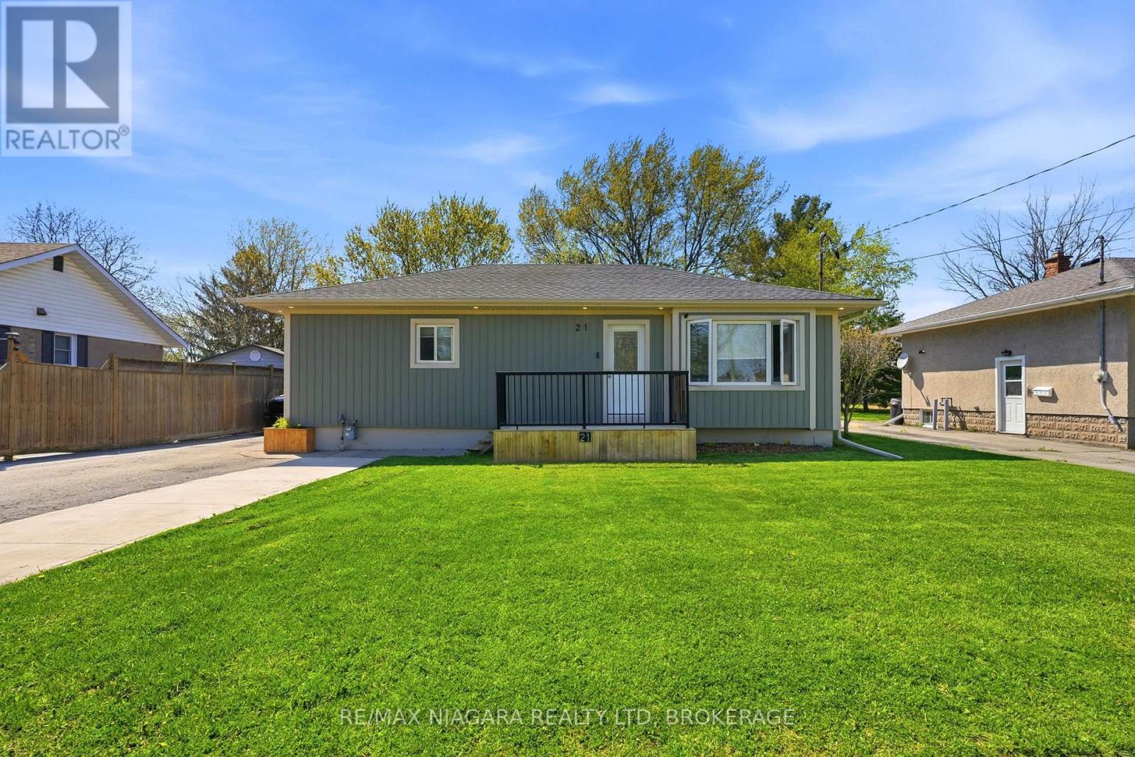 21 Verne Avenue, Welland, Ontario  L3C 1Z6 - Photo 1 - X13109280