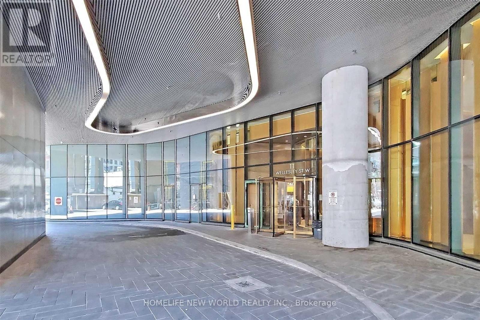 5712 - 11 Wellesley Street W, Toronto, Ontario  M4Y 0G4 - Photo 2 - C13109164