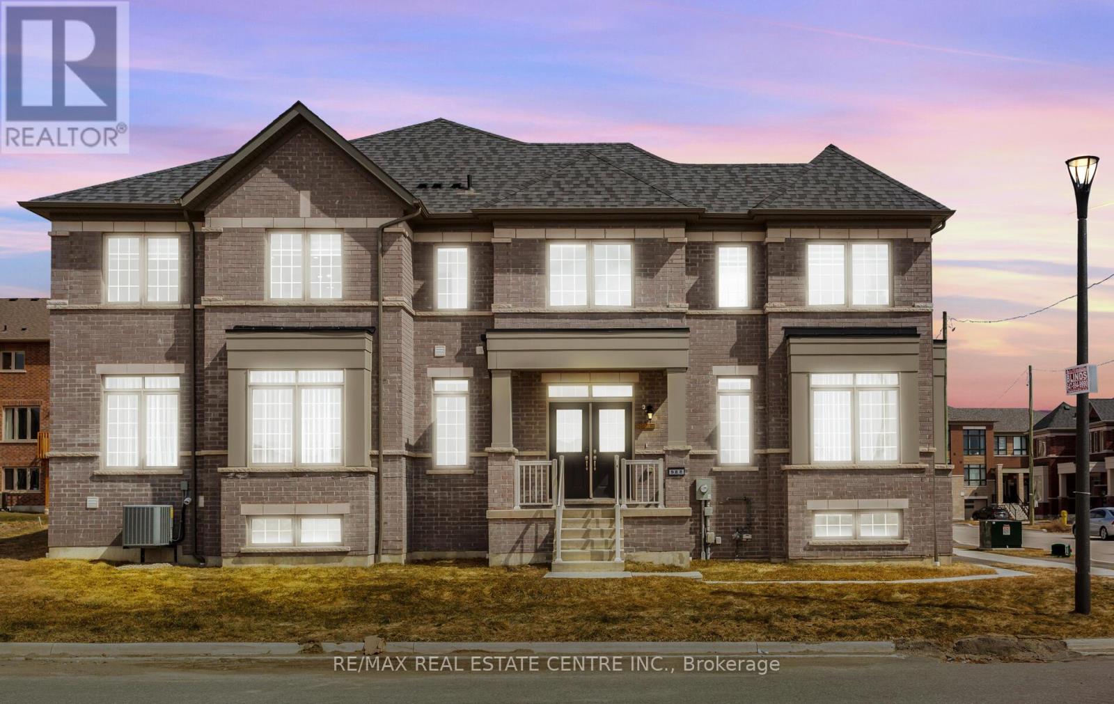 988 GROSBEAK TRAIL, Pickering, Ontario
