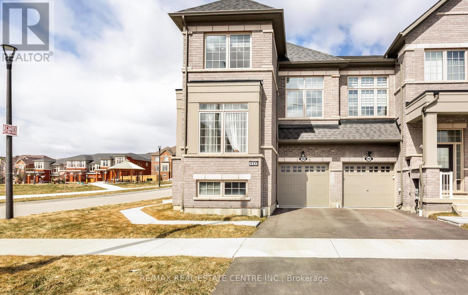 988 Grosbeak Trail, Pickering, Ontario  L1X 0P6 - Photo 5 - E13109180