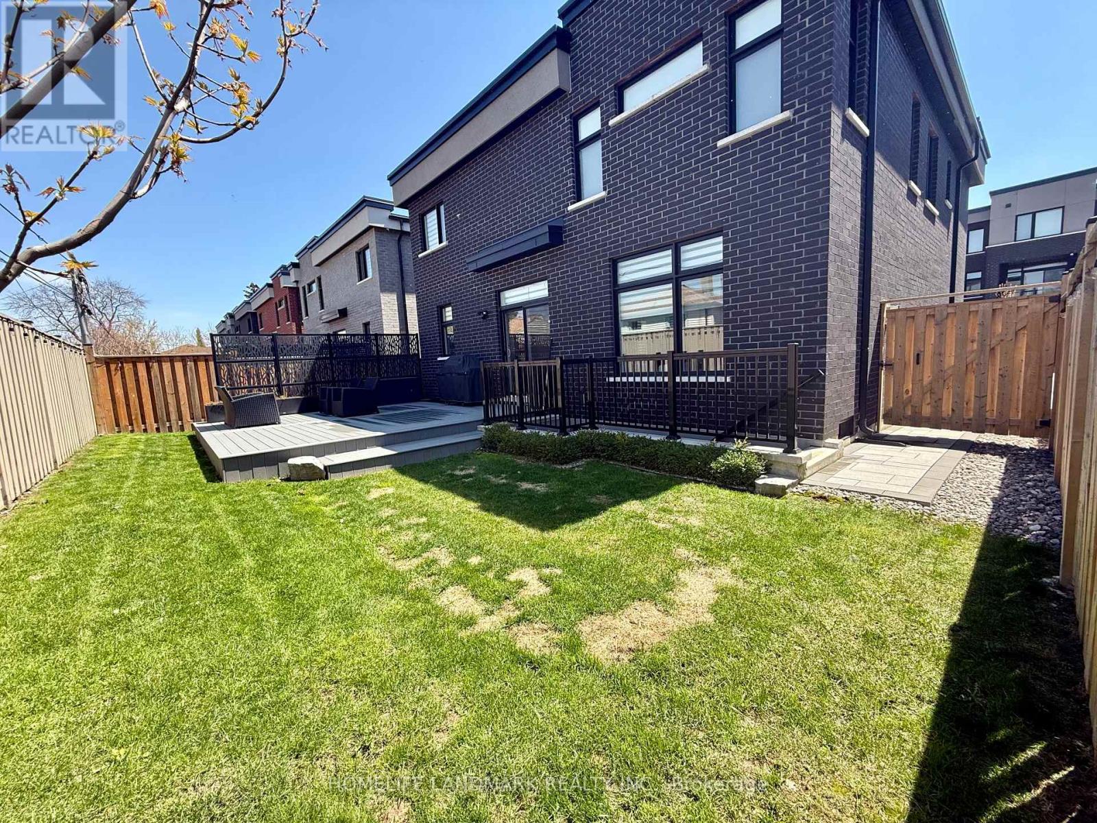 1330 Gull Crossing, Pickering, Ontario  L1W 0B7 - Photo 46 - E13109214
