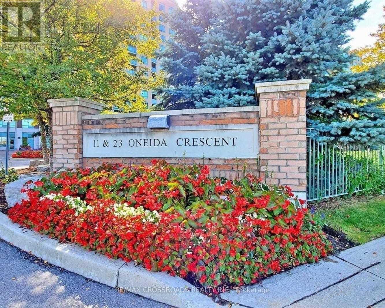 801 - 23 Oneida Crescent, Richmond Hill, Ontario  L4B 0A2 - Photo 2 - N12879176
