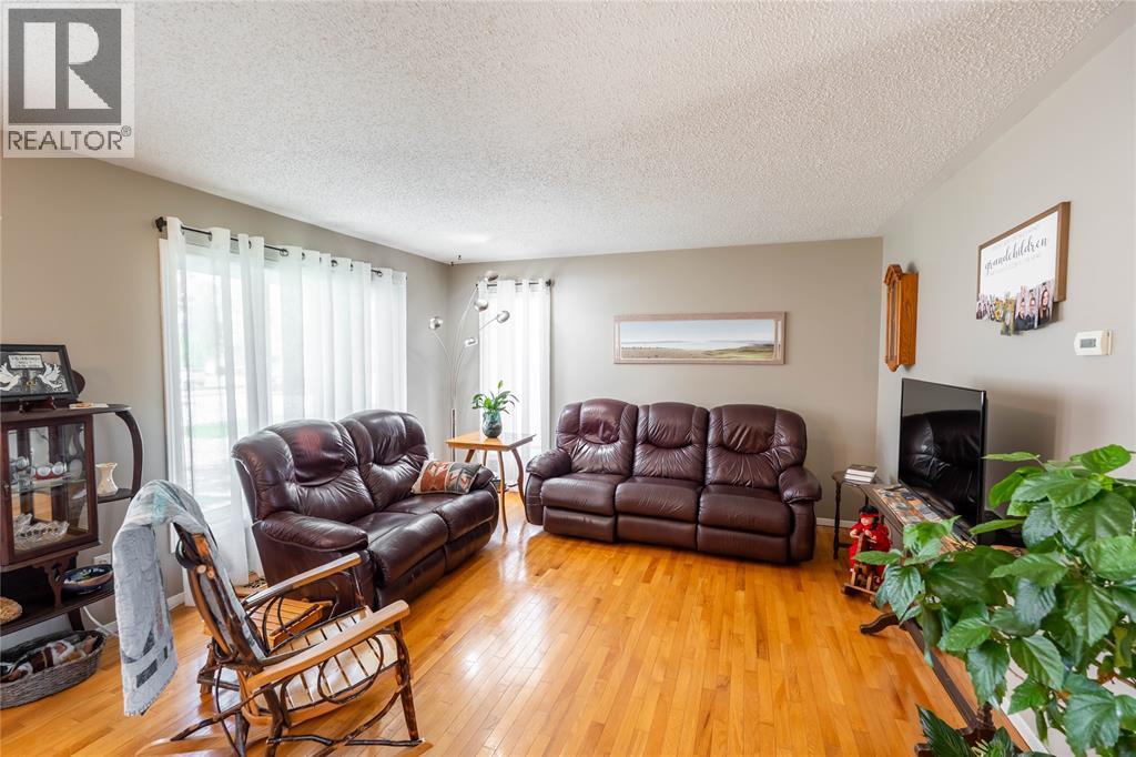 4076 Maple Street, Petrolia, Ontario  N0N 1R0 - Photo 5 - 26010633