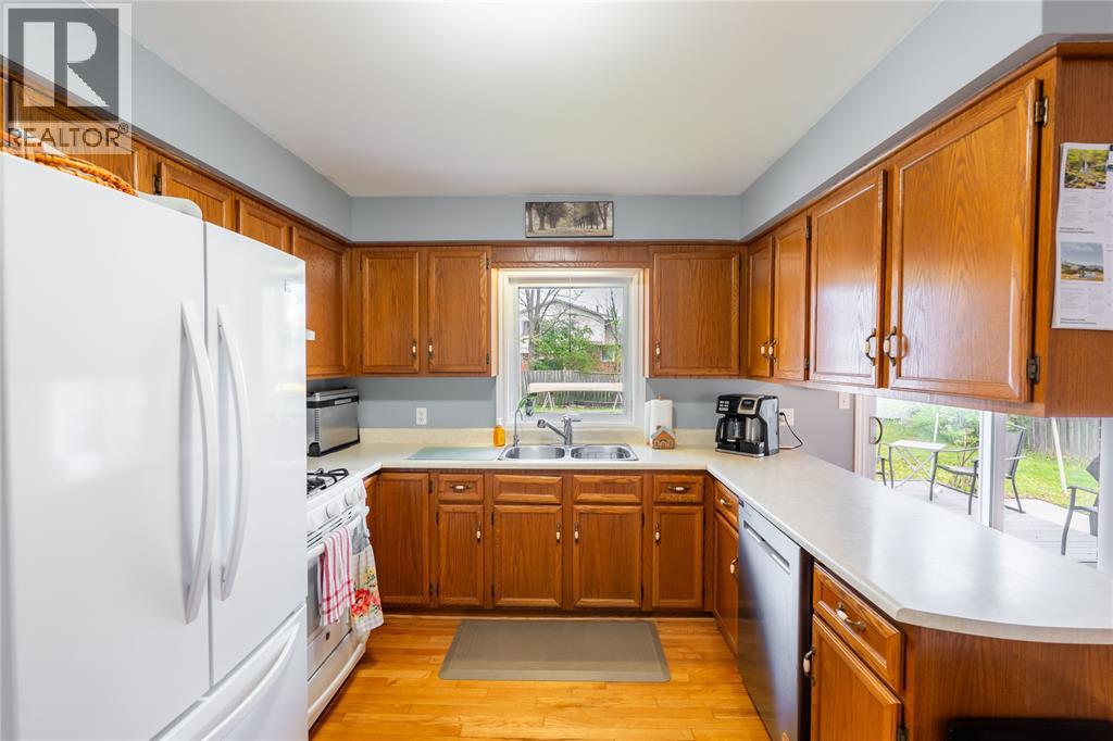 4076 Maple Street, Petrolia, Ontario  N0N 1R0 - Photo 8 - 26010633