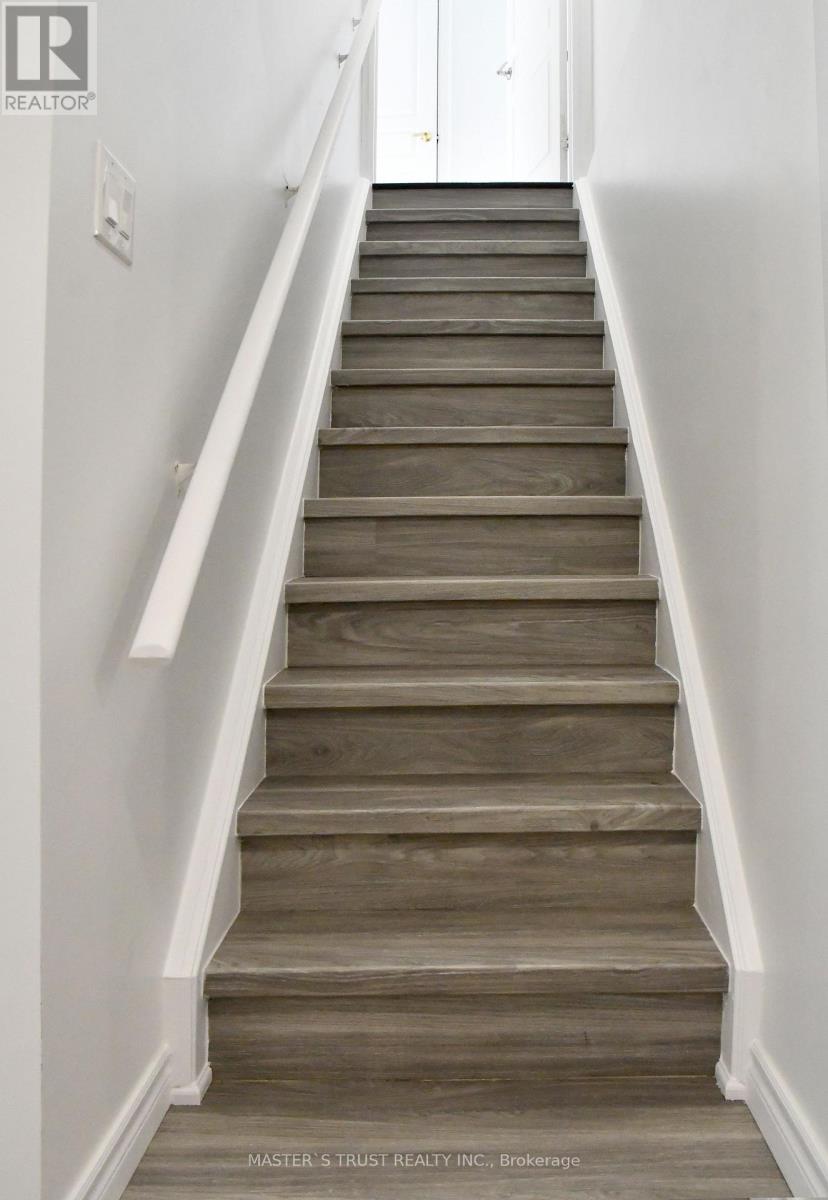 73 Bernbridge Road, Markham, Ontario  L6B 0S6 - Photo 2 - N13109260