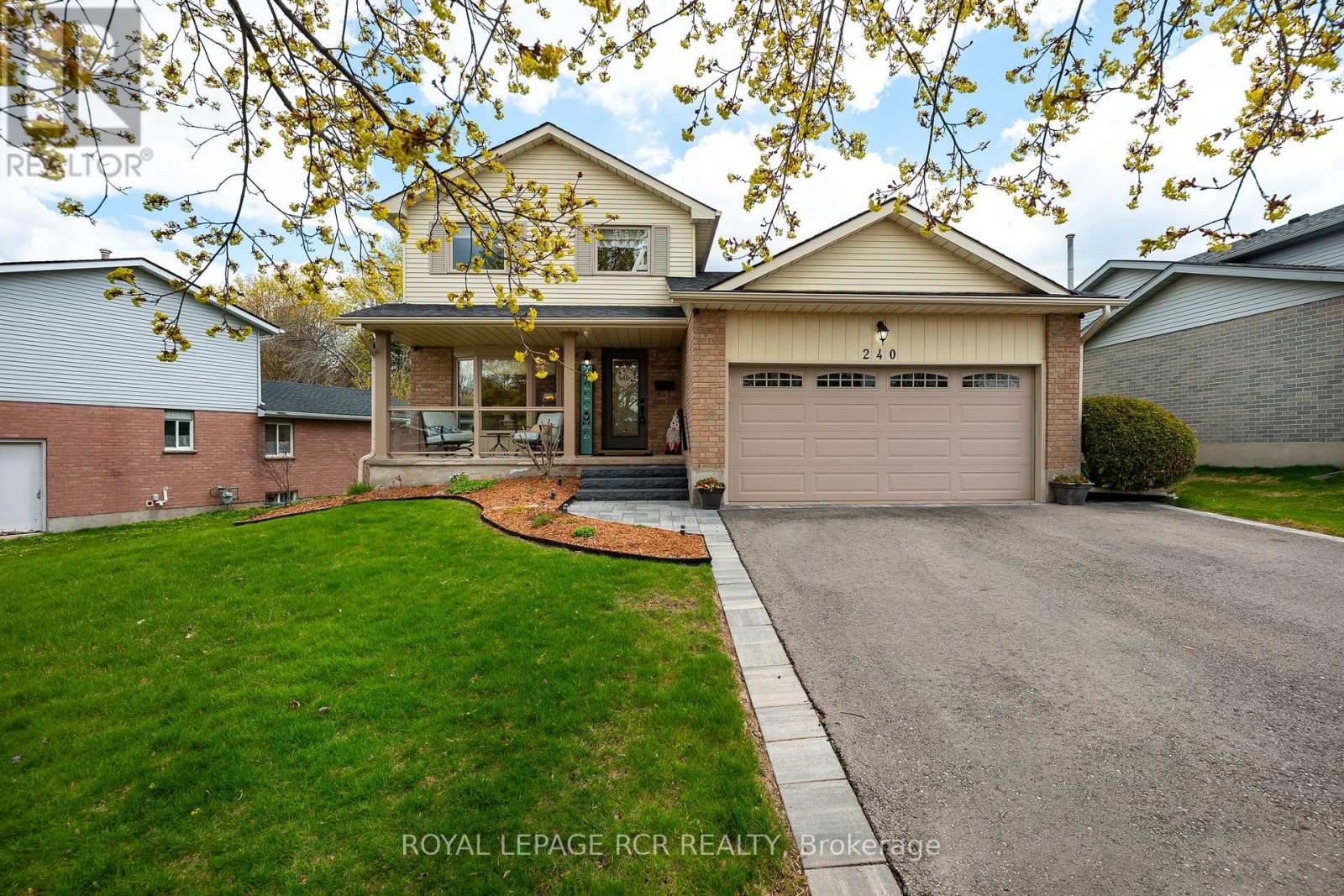 240 Oakwood Crescent, Orangeville, Ontario  L9W 4M9 - Photo 1 - W13109194