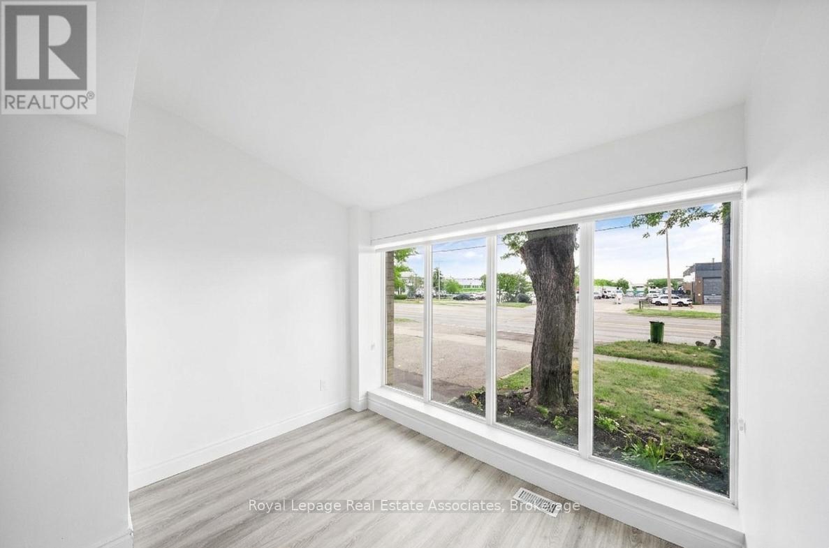 665 Kipling Avenue, Toronto, Ontario  M8Z 5G2 - Photo 13 - W13109256