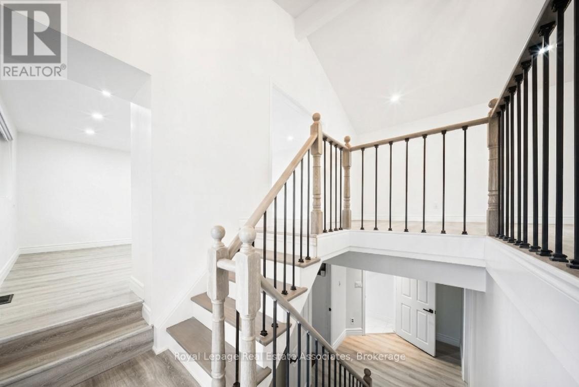 665 Kipling Avenue, Toronto, Ontario  M8Z 5G2 - Photo 3 - W13109256