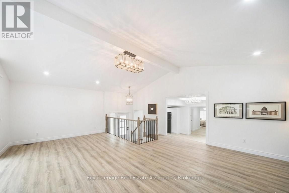 665 Kipling Avenue, Toronto, Ontario  M8Z 5G2 - Photo 4 - W13109256