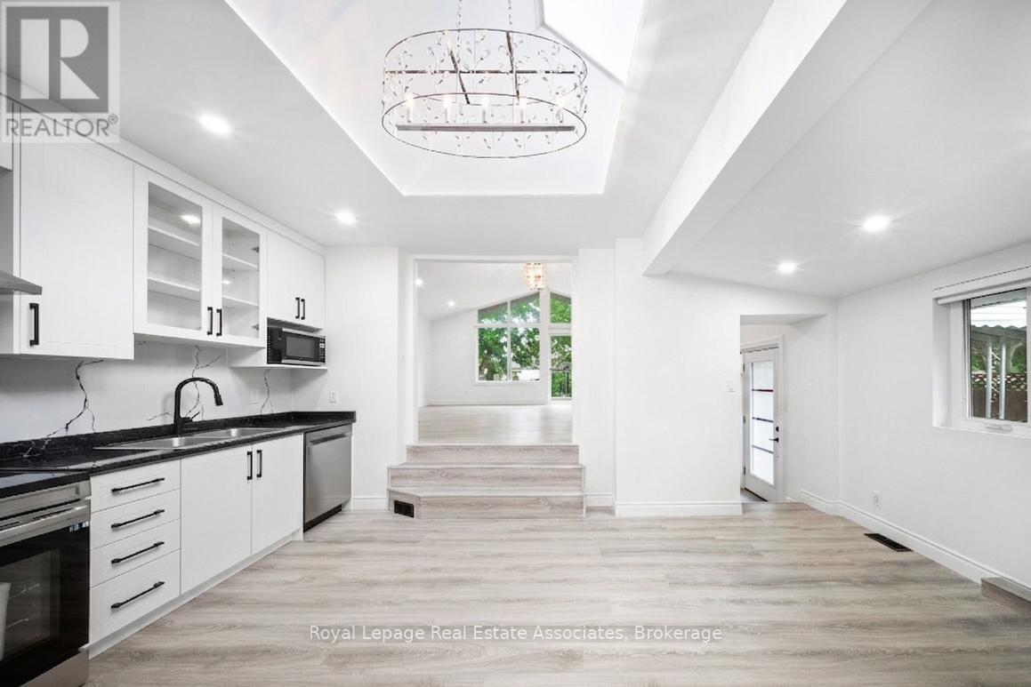 665 Kipling Avenue, Toronto, Ontario  M8Z 5G2 - Photo 8 - W13109256