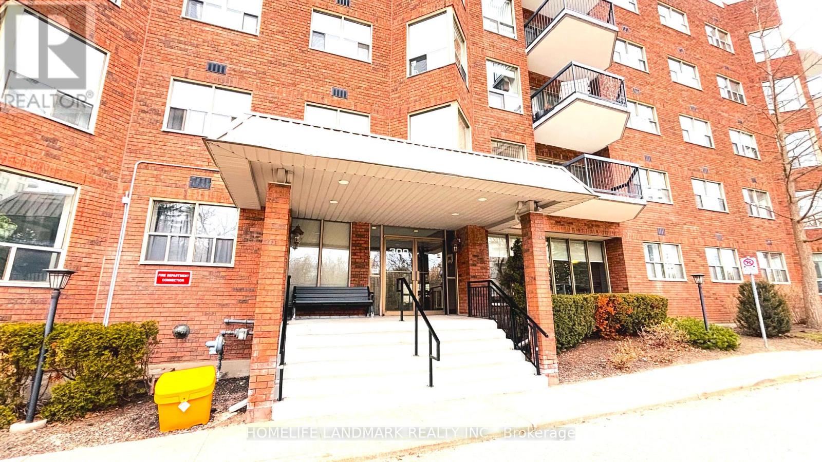 #207 - 300 KEATS WAY, Waterloo, Ontario