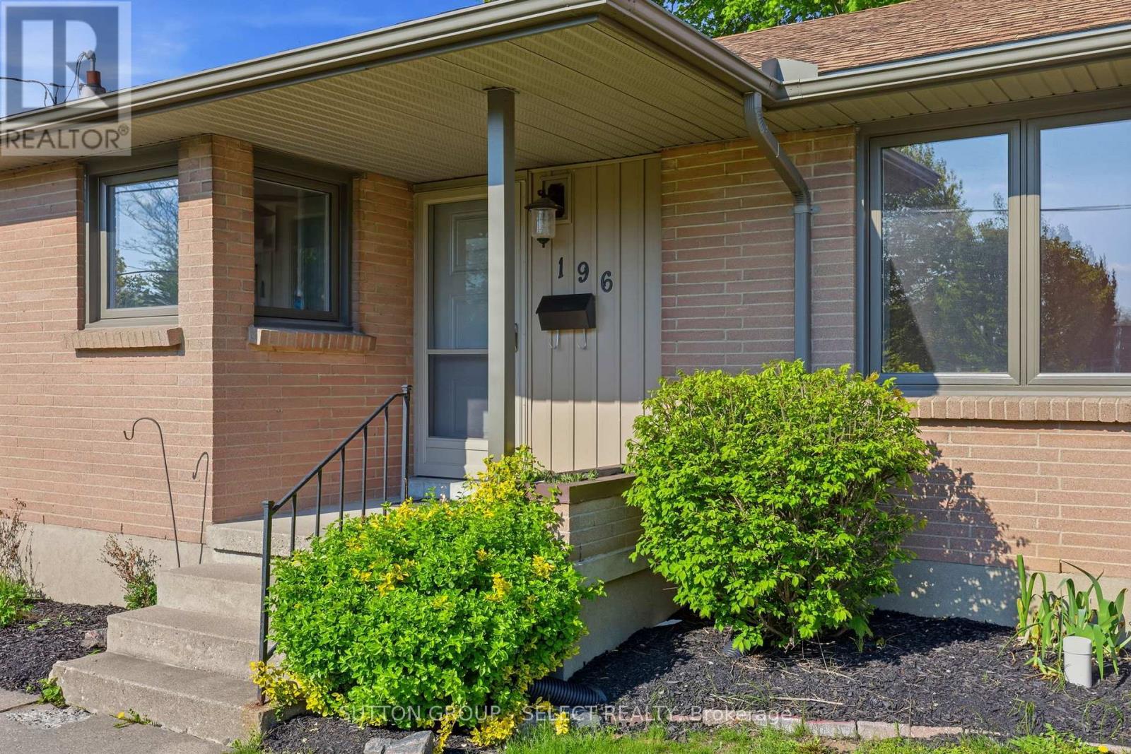 196 Dawn Drive, London East, Ontario  N5W 4X1 - Photo 4 - X13109328