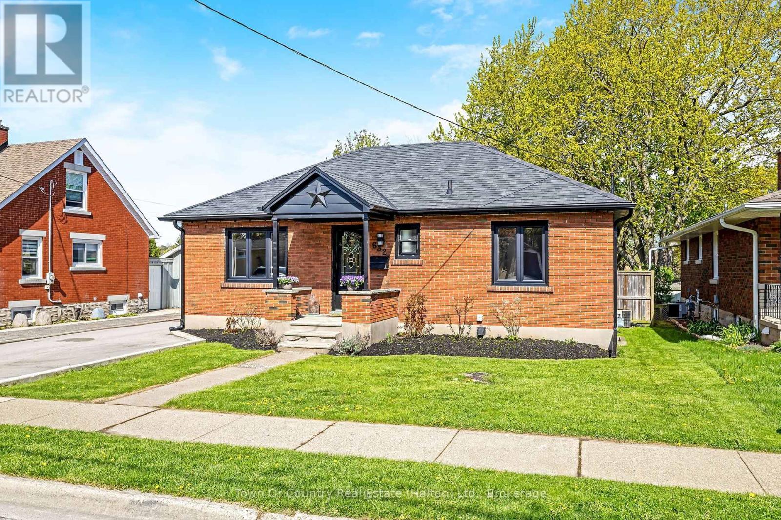 632 Waterloo Street S, Cambridge, Ontario  N3H 1P5 - Photo 3 - X13109354