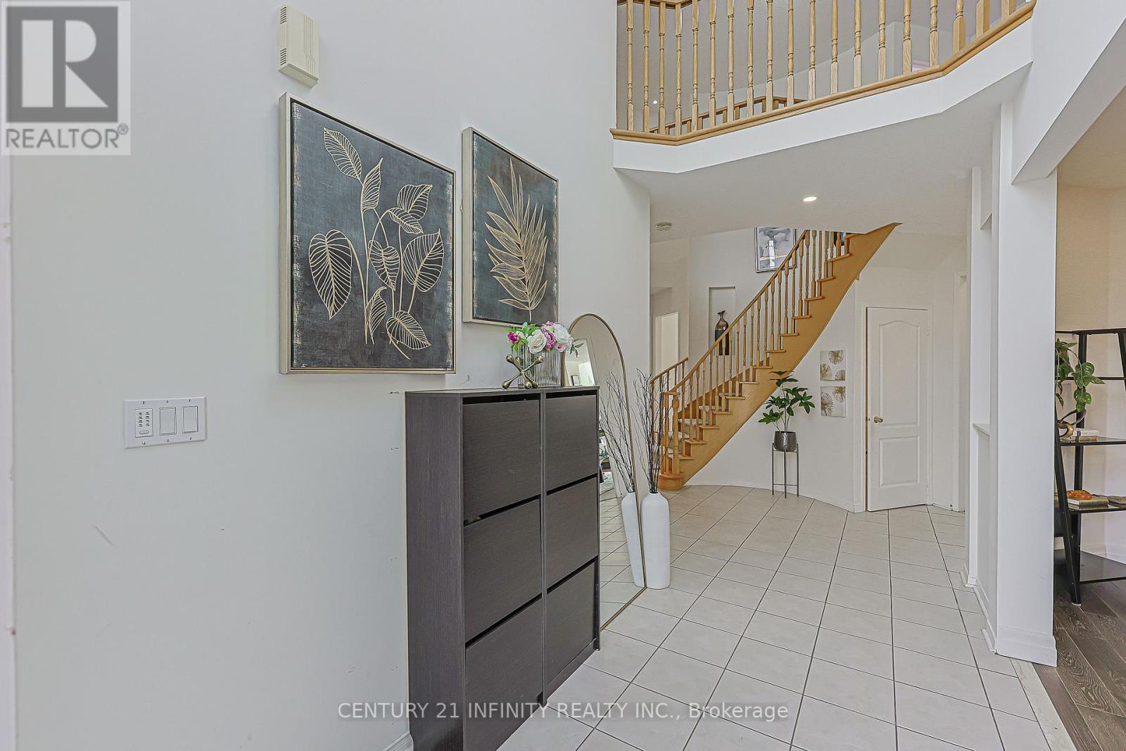 59 Splendor Drive, Whitby, Ontario  L1P 1X5 - Photo 3 - E13109306
