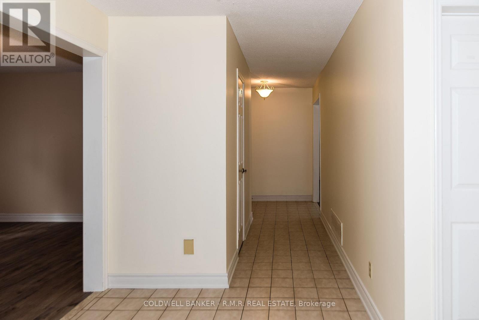 11 Foster Crescent, Whitby, Ontario  L1R 1W1 - Photo 11 - E13109314