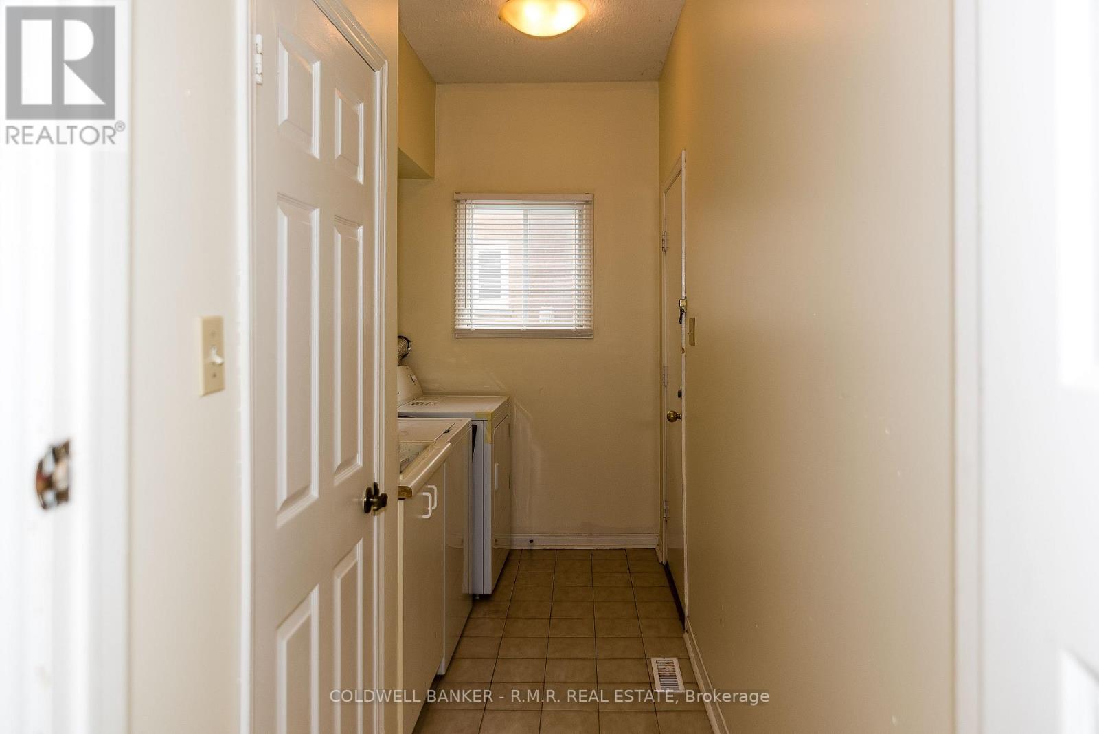 11 Foster Crescent, Whitby, Ontario  L1R 1W1 - Photo 12 - E13109314