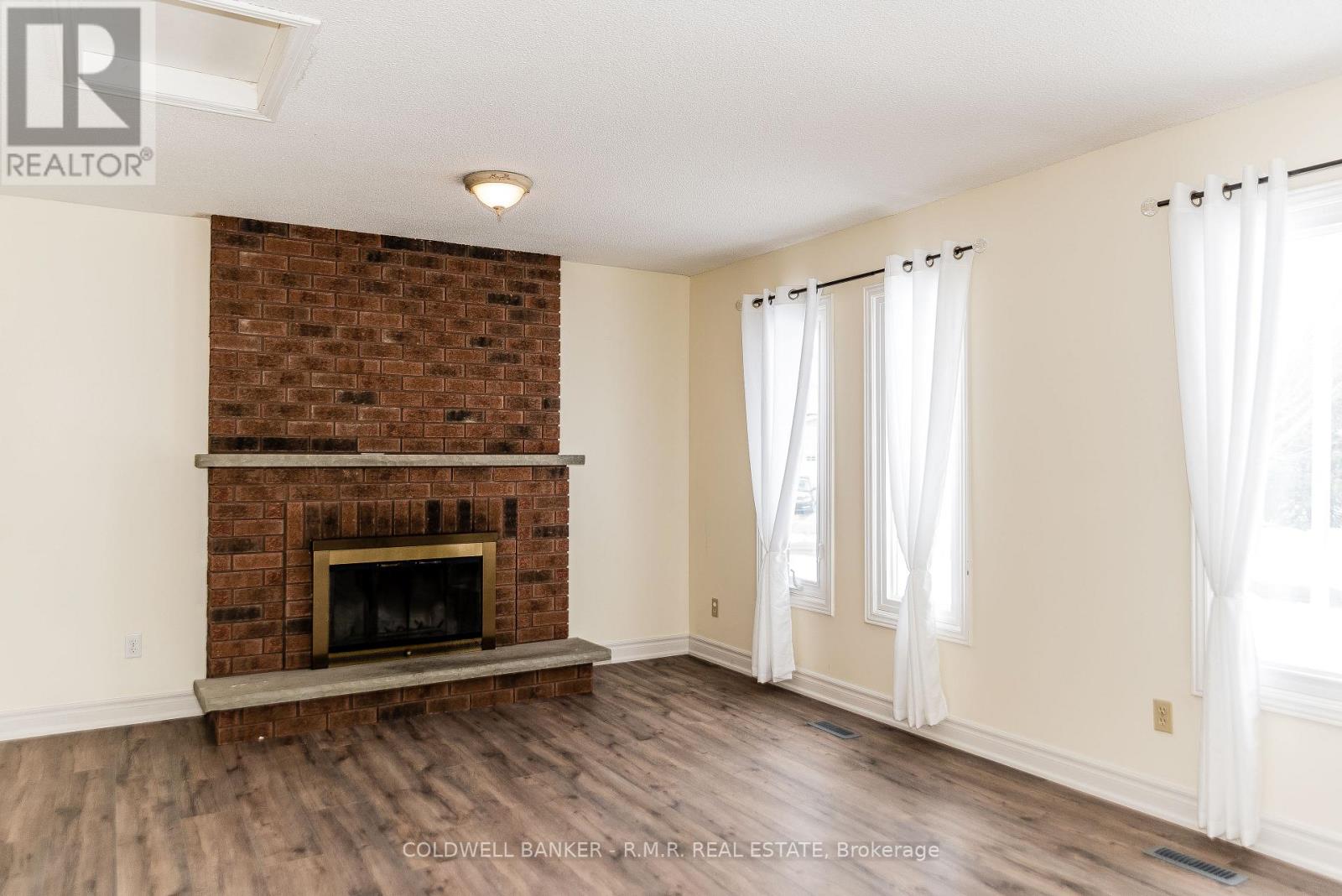 11 Foster Crescent, Whitby, Ontario  L1R 1W1 - Photo 13 - E13109314