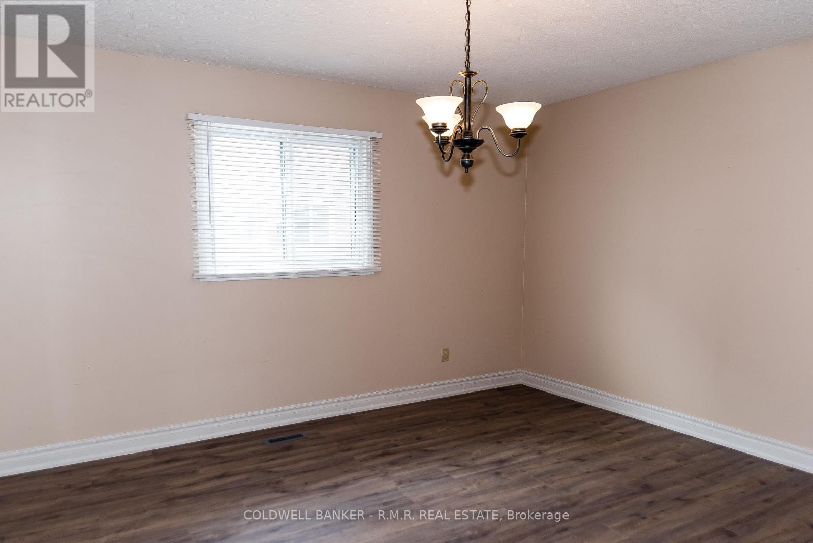 11 Foster Crescent, Whitby, Ontario  L1R 1W1 - Photo 7 - E13109314