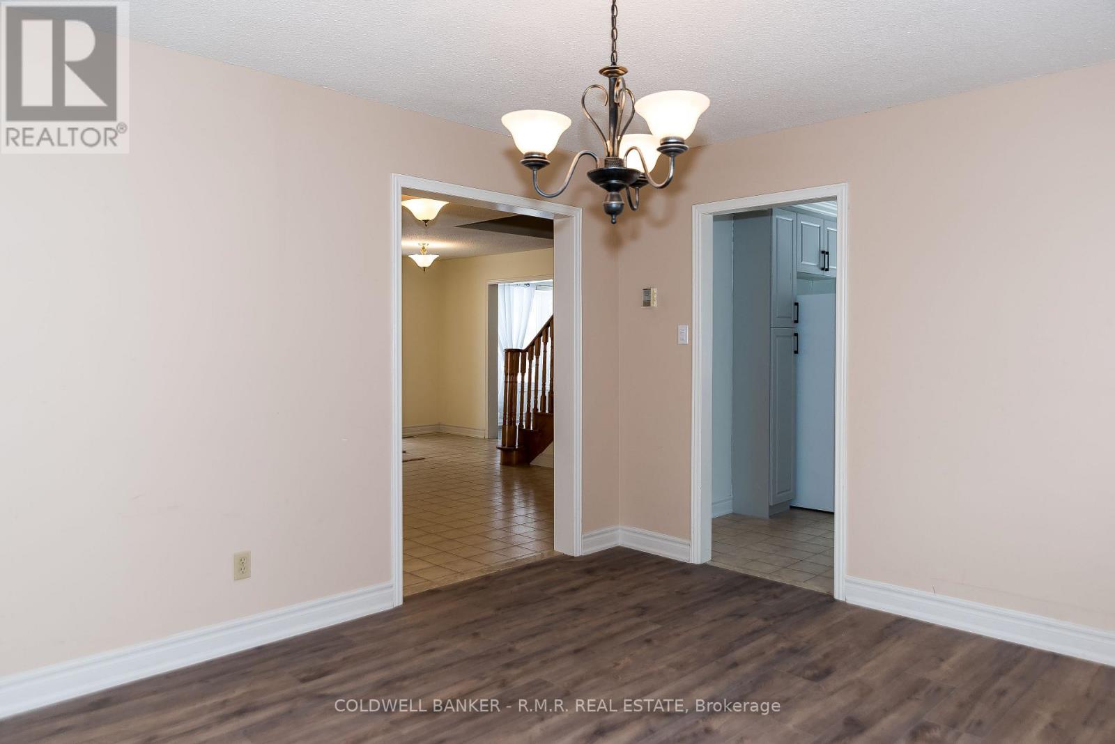 11 Foster Crescent, Whitby, Ontario  L1R 1W1 - Photo 8 - E13109314