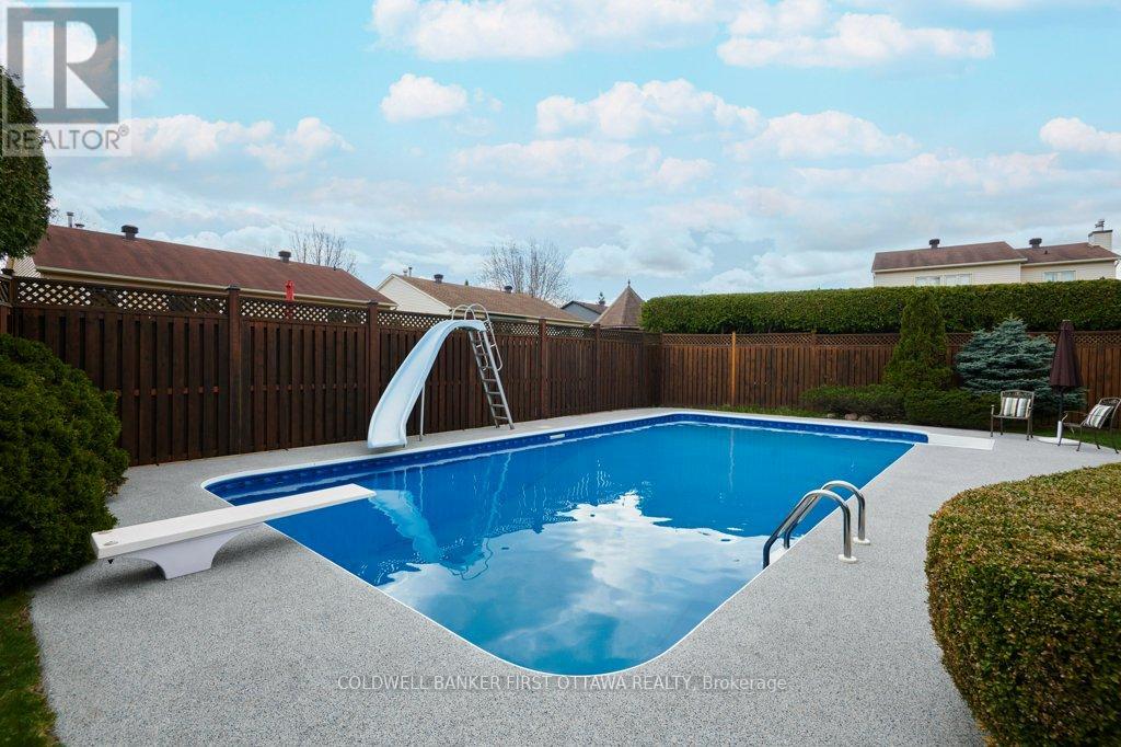 1592 Zachary Street, Ottawa, Ontario  K1C 6C6 - Photo 31 - X13109296