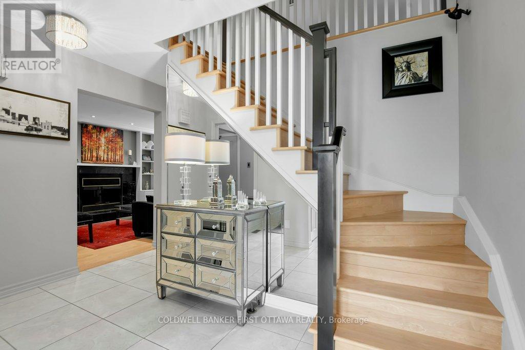 1592 Zachary Street, Ottawa, Ontario  K1C 6C6 - Photo 4 - X13109296