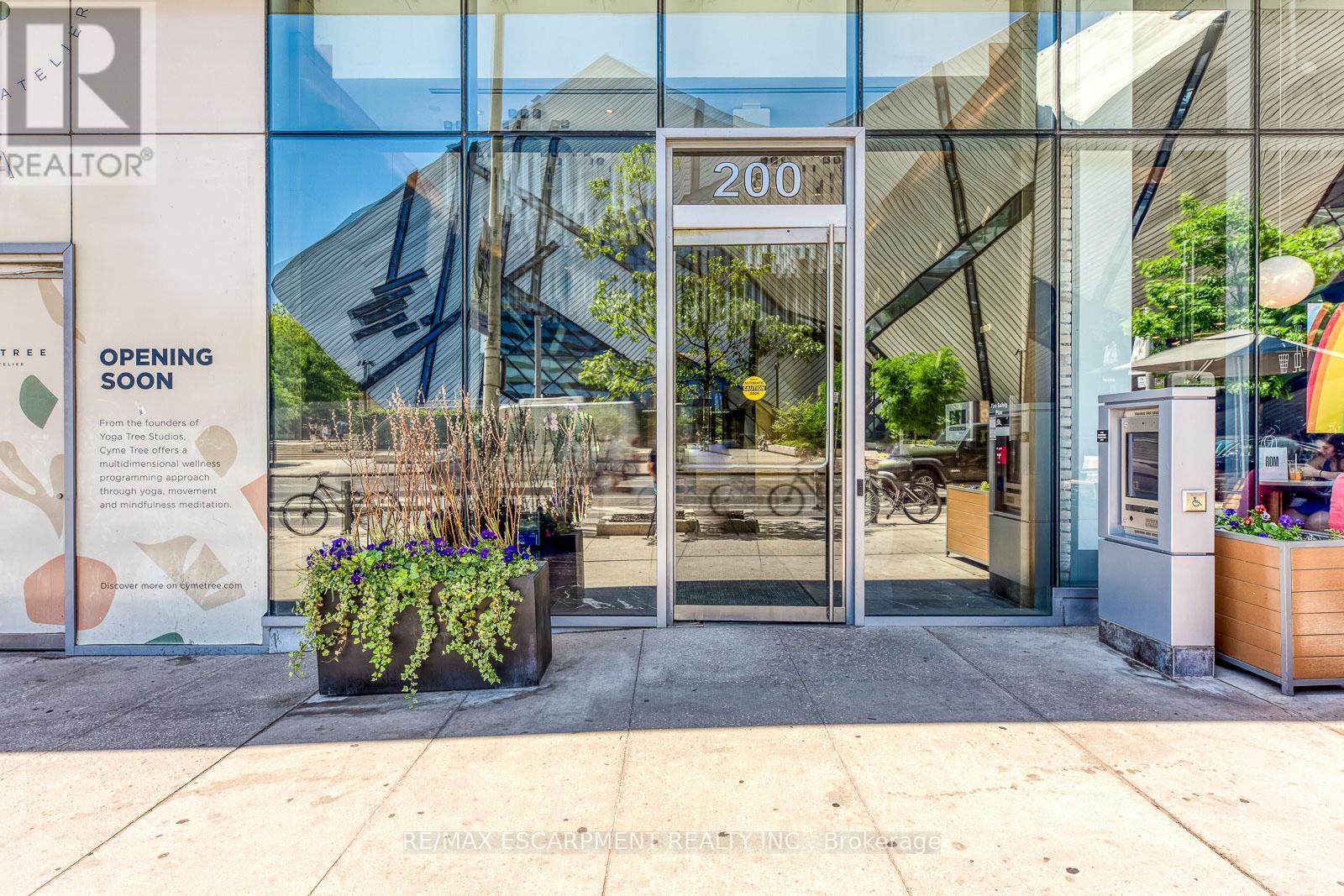 2504 - 200 Bloor Street W, Toronto, Ontario  M5S 1T8 - Photo 2 - C13109326