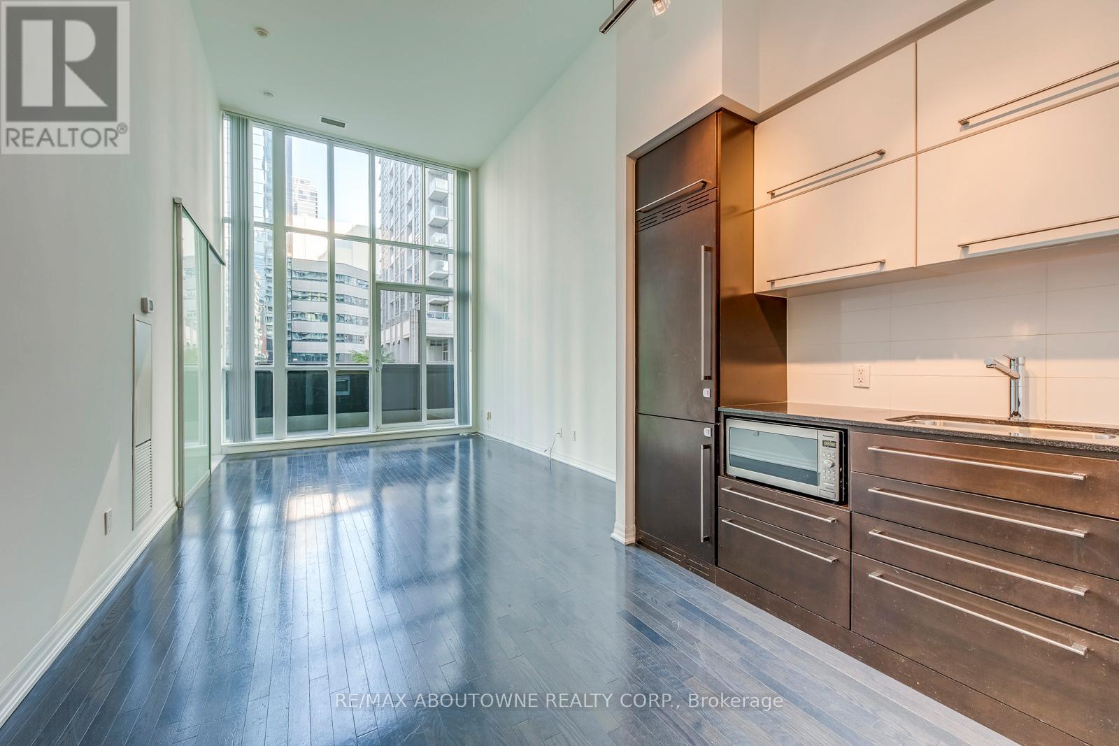 202 - 770 Bay Street, Toronto, Ontario  M5G 1N6 - Photo 10 - C13109332