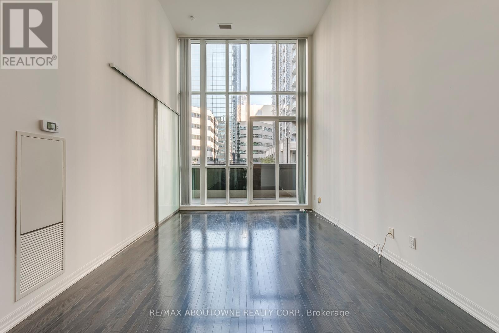 202 - 770 Bay Street, Toronto, Ontario  M5G 1N6 - Photo 12 - C13109332