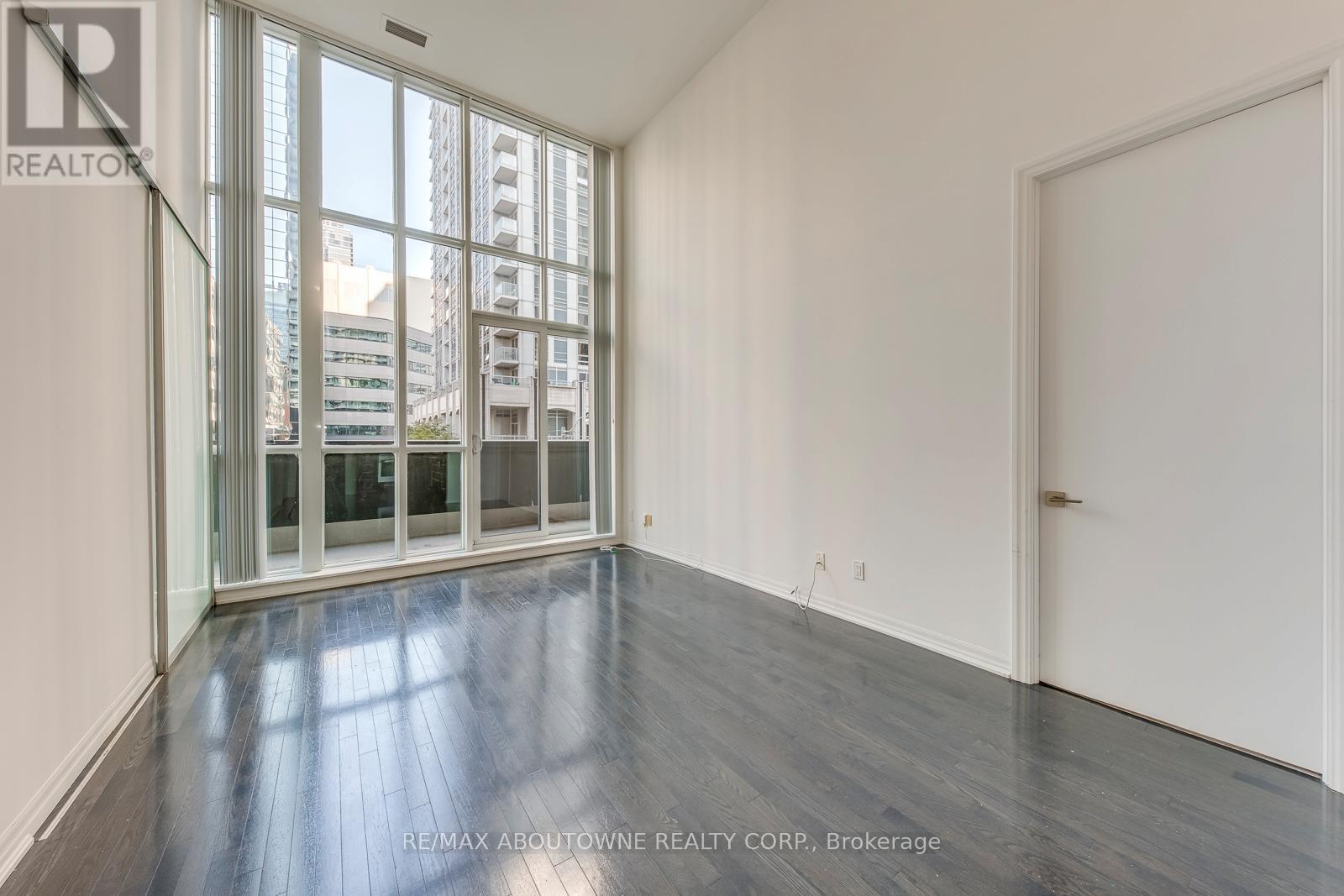 202 - 770 Bay Street, Toronto, Ontario  M5G 1N6 - Photo 13 - C13109332