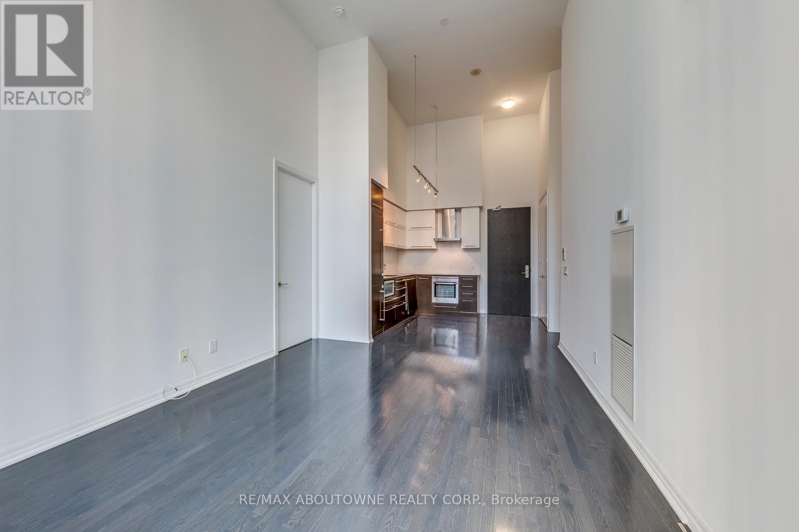 202 - 770 Bay Street, Toronto, Ontario  M5G 1N6 - Photo 17 - C13109332