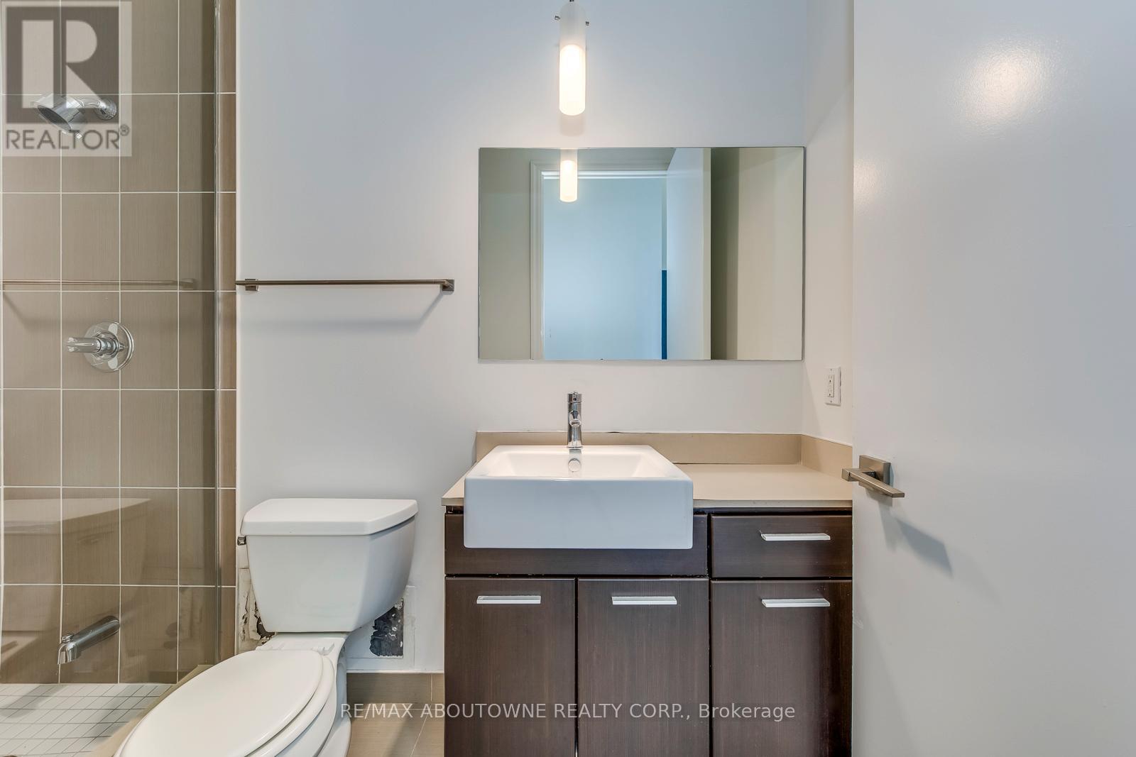 202 - 770 Bay Street, Toronto, Ontario  M5G 1N6 - Photo 30 - C13109332