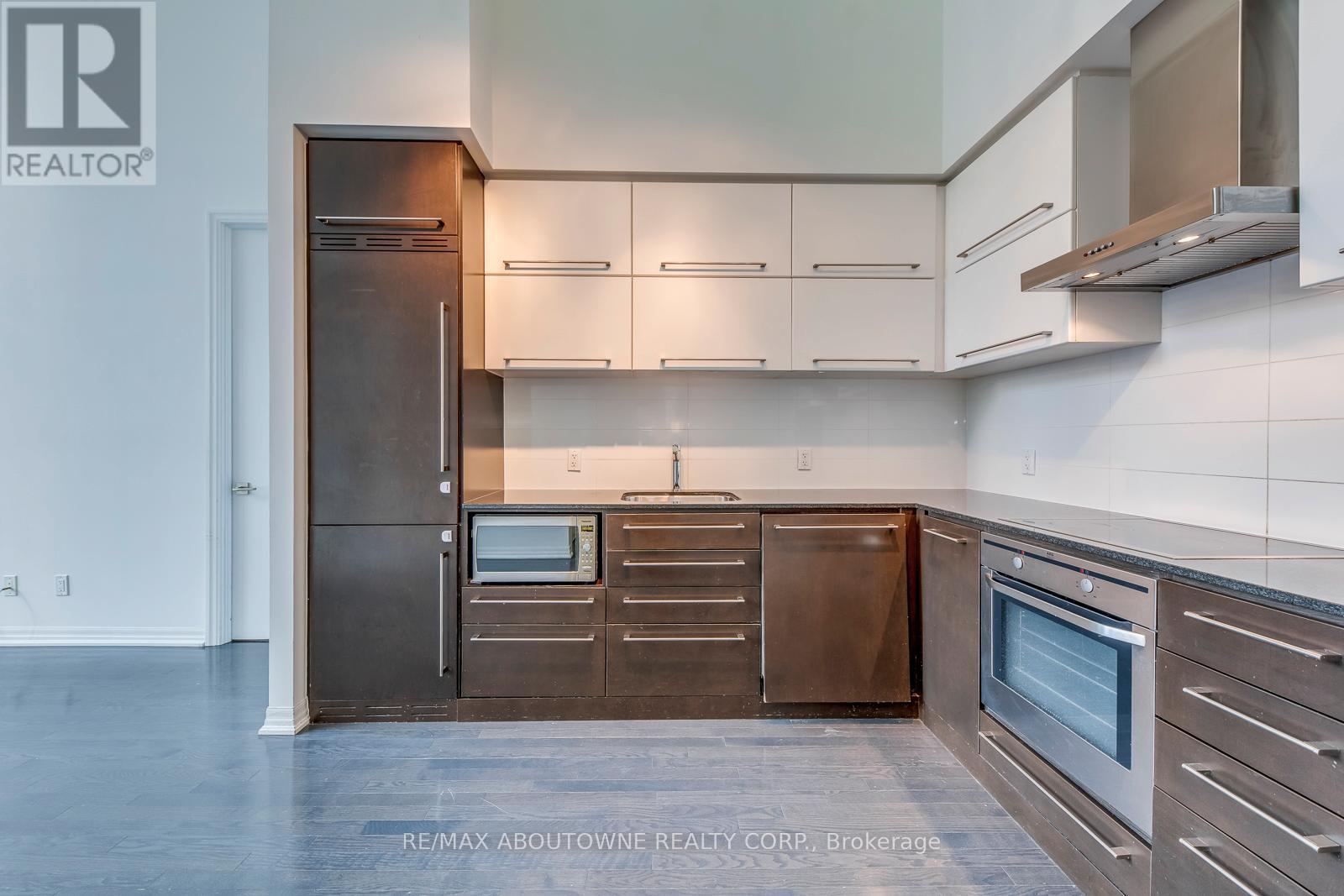 202 - 770 Bay Street, Toronto, Ontario  M5G 1N6 - Photo 6 - C13109332