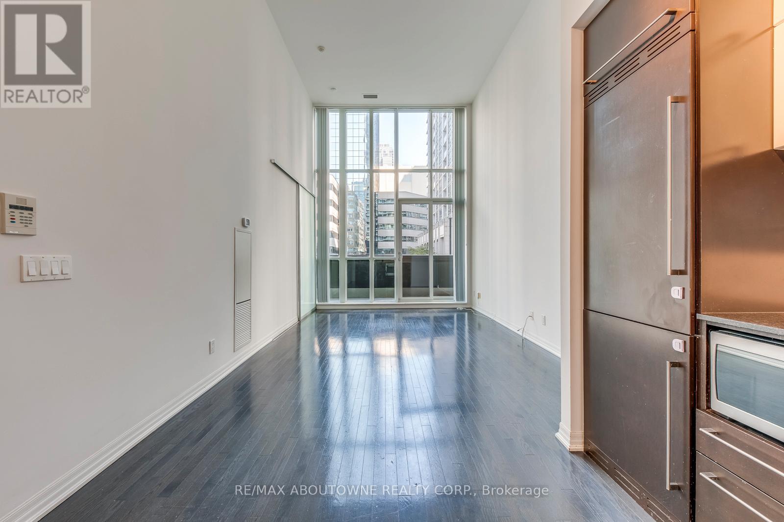 202 - 770 Bay Street, Toronto, Ontario  M5G 1N6 - Photo 9 - C13109332