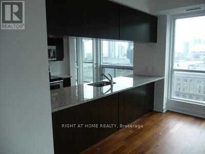 1607 - 1 Scott Street, Toronto, Ontario  M5E 1A1 - Photo 5 - C13109362