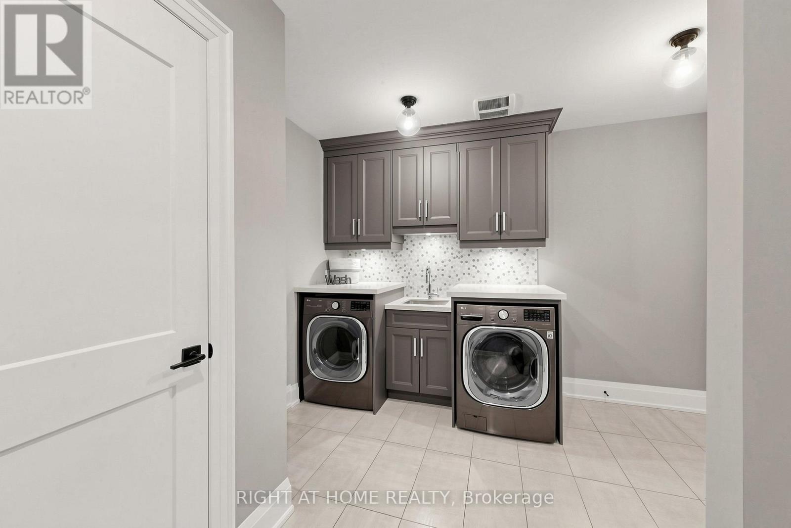1304 Kilmaurs Avenue, Oshawa, Ontario  L1K 2A3 - Photo 16 - E13109316