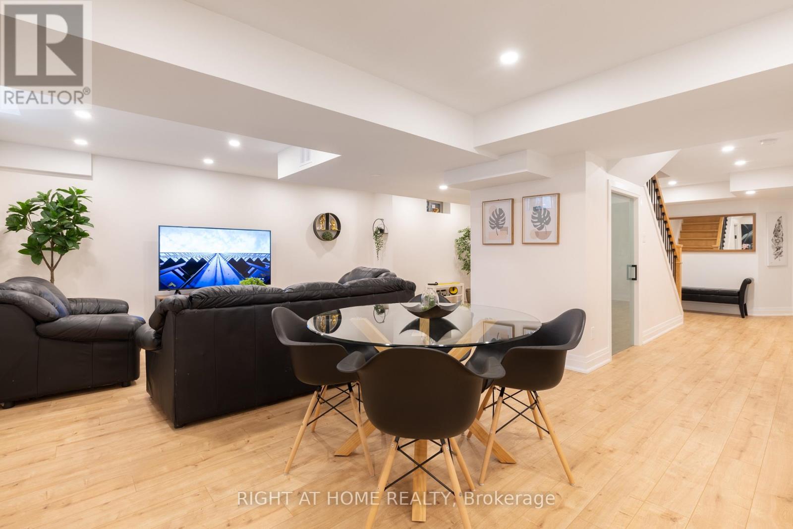 5 Chant Crescent, Ajax, Ontario  L1T 0M6 - Photo 4 - E13109342