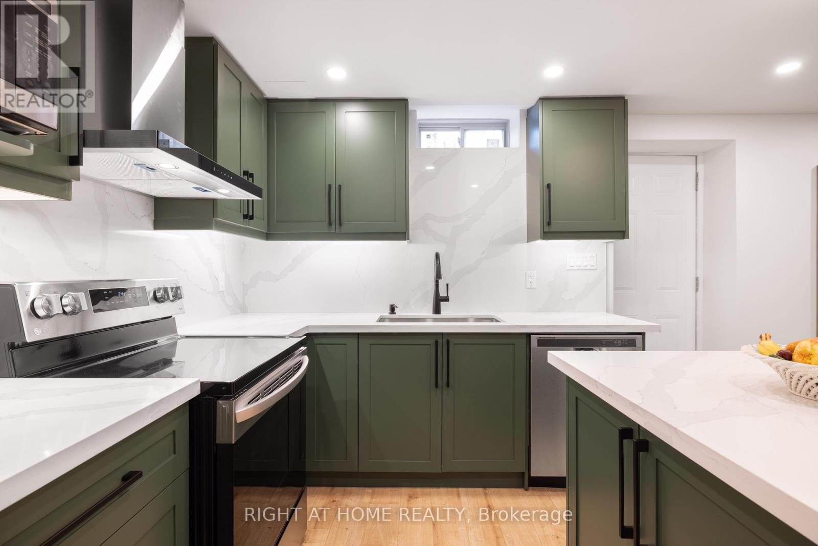 5 Chant Crescent, Ajax, Ontario  L1T 0M6 - Photo 8 - E13109342