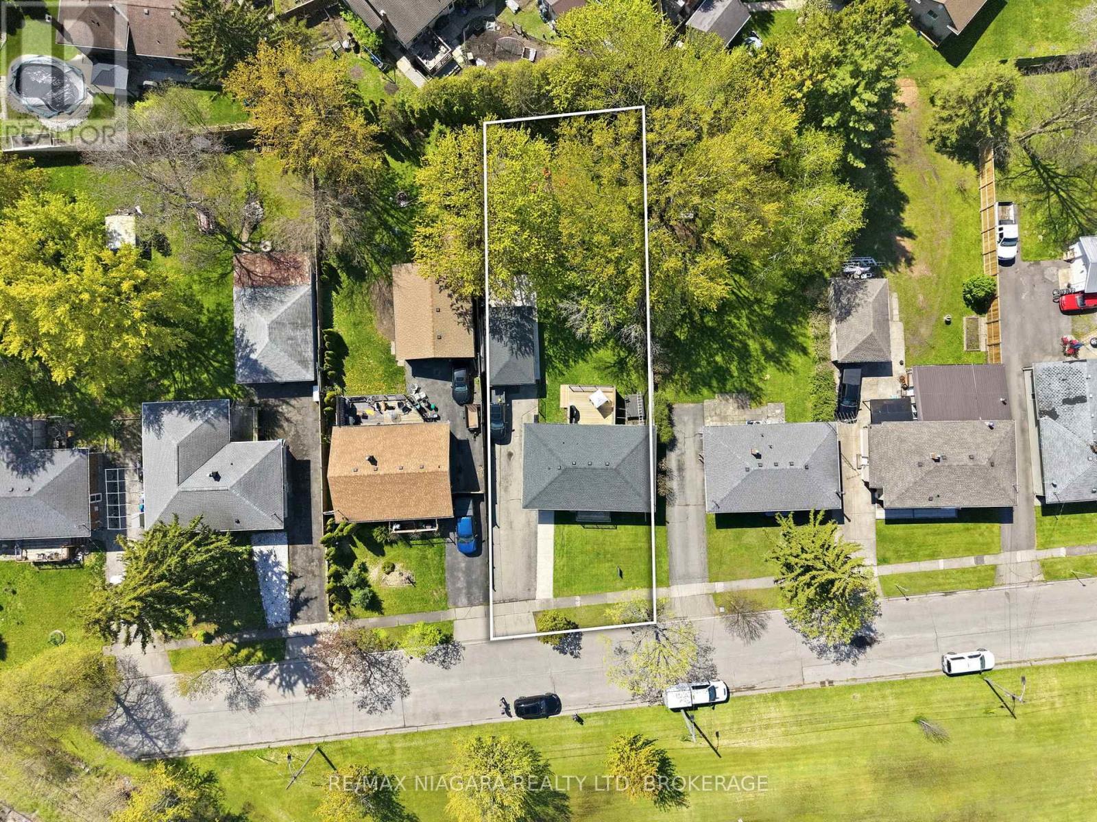 21 Verne Avenue, Welland, Ontario  L3C 1Z6 - Photo 3 - X13109280