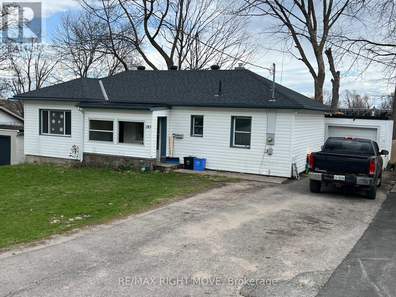 243 MCKINNELL STREET, Orillia, Ontario