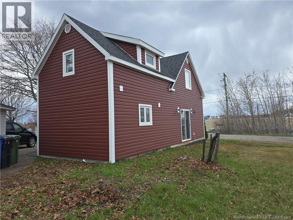 245 Pleasant, Bathurst, New Brunswick  E2A 3B3 - Photo 5 - NB139148