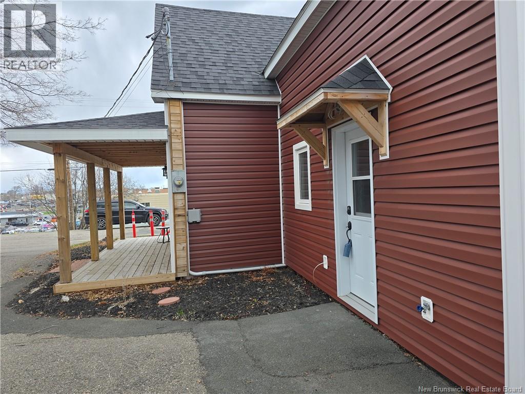 245 Pleasant, Bathurst, New Brunswick  E2A 3B3 - Photo 9 - NB139148
